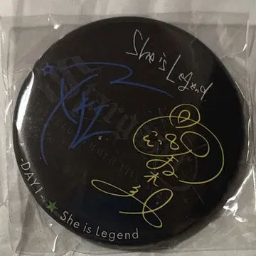 She is Legend 아니사마 2024 사인 캔뱃지