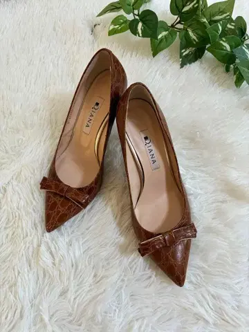 DIANA 브라운 크로커다일풍 펌프스 21.5cm