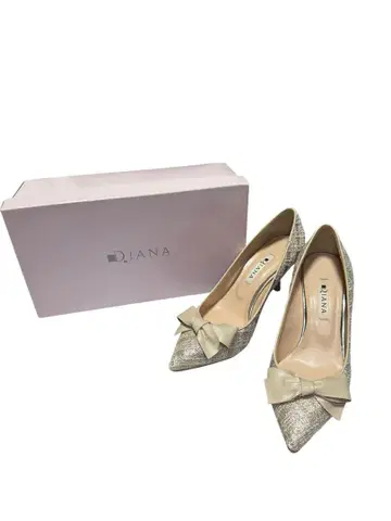 새상품급 DIANA 다이애나 리본 포함 펌프스 베이지 23.5cm