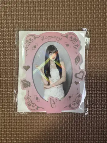 IVE 원영 트레이딩 카드 스탠드