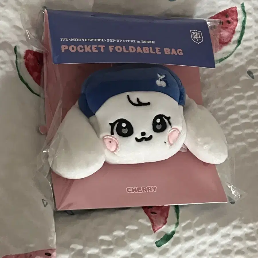 IVE MINIVE popup PVC ポーチ　リュック MINIVE PVCポーチ リュック型ポーチ - メルカリ