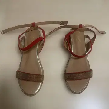 다니엘라앤제마 샌들