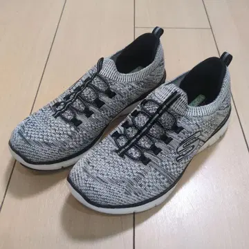 미사용급 스케쳐스 Air-Cooled MEMORY FOAM 24 cm
