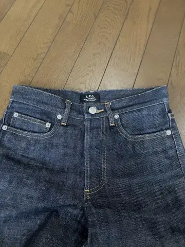A.P.C. 스트레이트 데님 24 다크 네이비