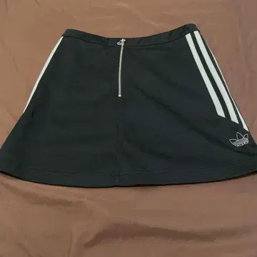adidas originals 미니 스커트 S 사이즈