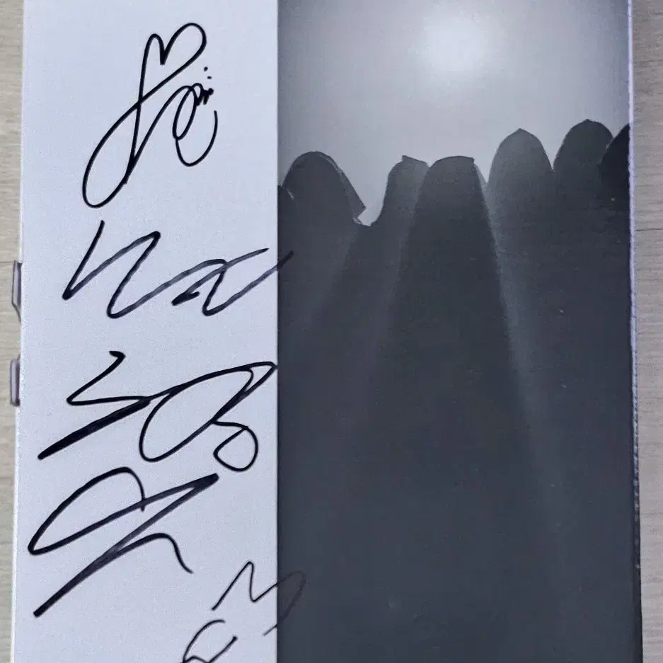 (G)I-DLE サイン ポラロイド $_57.PNG?set_id=880000500F