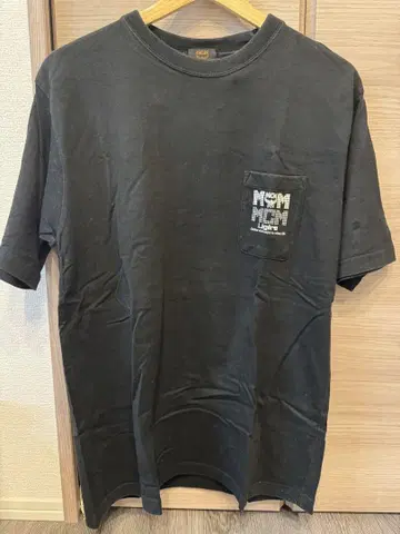 MCM 블랙 포켓 부착 티셔츠 L