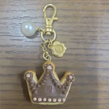 Q-pot 왕관 모양 쿠키 백참. 펄 장식