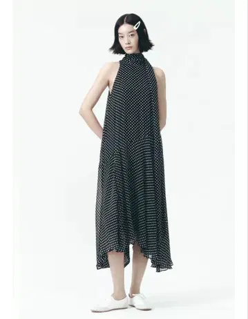 ZARA 홀터넥 도트 무늬 원피스