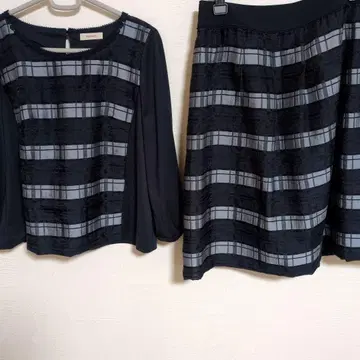 앨리스버리 네이비 & 그레이 셋업 스커트