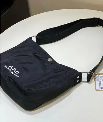 화이트 슬리브리스 티셔츠