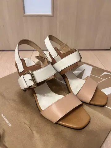 TRUSSARDI 스트랩 샌들 8.5cm 힐