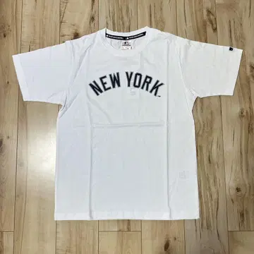 [새상품] MLB NY 양키스 티셔츠 반팔 셔츠 화이트 M