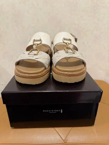 MACKINTOSH 화이트 스트랩 샌들