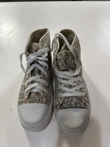 [좌우 다름 x 꽃무늬] 앞부분 러버 하이컷 스니커즈 23.5cm