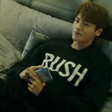 박형식 착용 니트 B