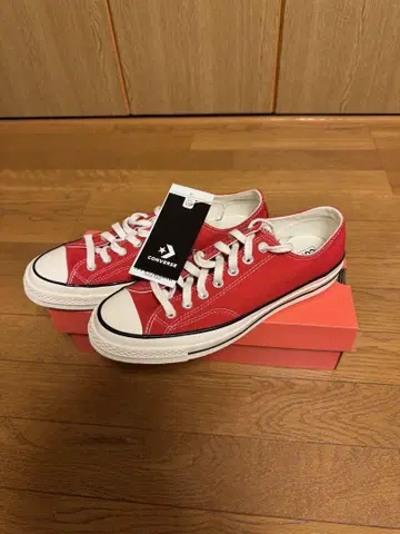 미사용 새상품 빨간색 로우 컷 ct70 27cm