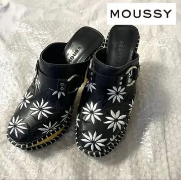 [레어 새상품급] moussy 마우지 사보 샌들 꽃 자수 우드 밑창 블랙