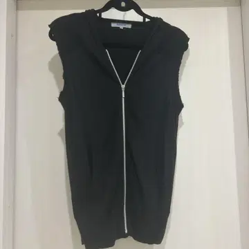 ABAHOUSE 후드 부착 블랙 니트 베스트