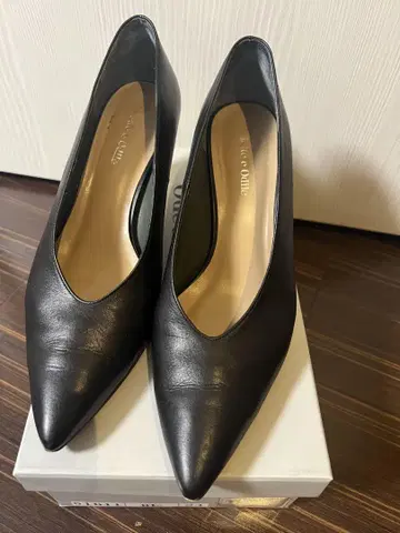 오데뜨 앤 오딜 펌프스