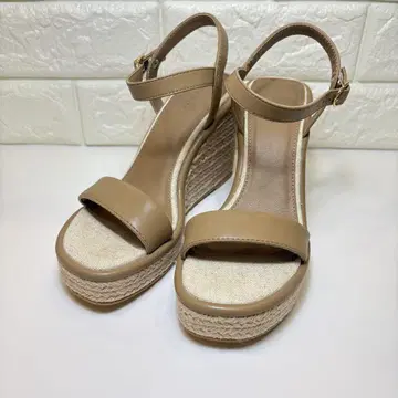 (새상품급) RANDA 웨지솔 샌들 스트랩 22.5cm