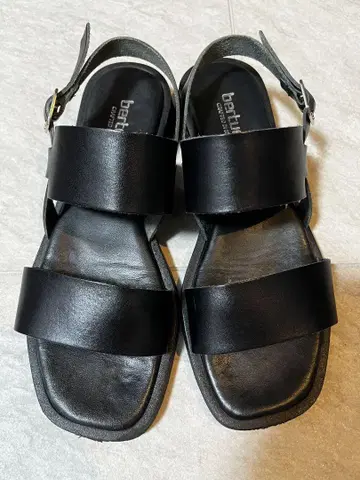 어반 리서치 도어스 가죽 스트랩 샌들 37