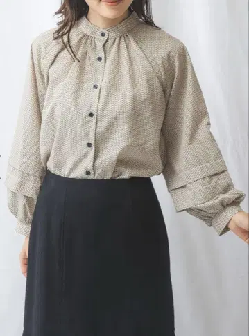 2WAY 미니 도트 턱 슬리브 블라우스 나라 까미체 오피스에도