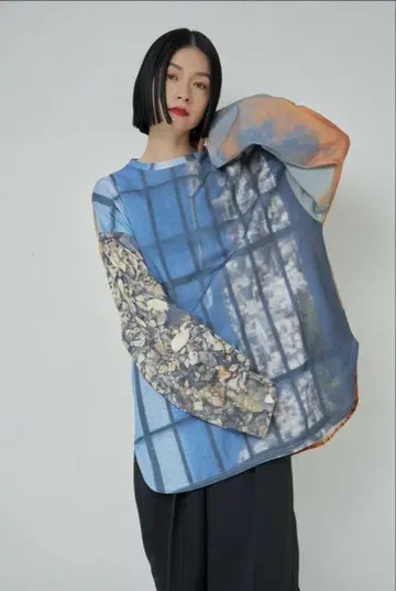 mediam Memories Long Tee