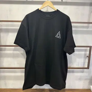 새상품 HUF s/s tee 허프 티셔츠 L 사이즈 블랙