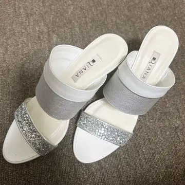 DIANA 글리터 장식 샌들