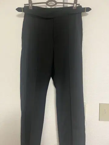 블랙 슬랙스