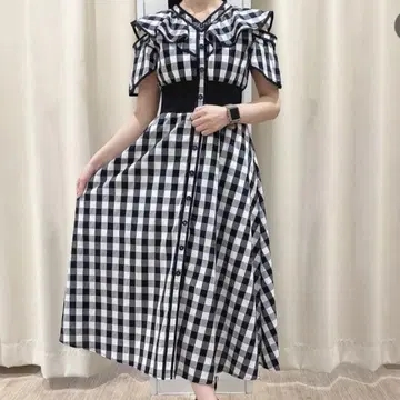 안미르 깅엄 숄더 프릴 원피스