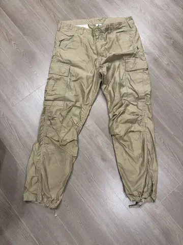 언디피티드 팬츠