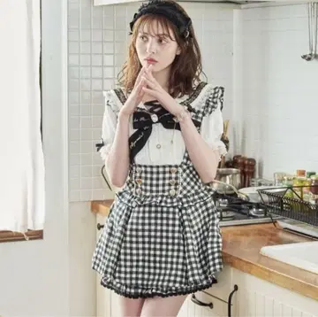 LIZLISA 깅엄 트위드 서스펜더 치마바지