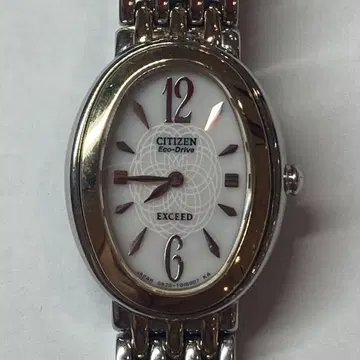 CITIZEN Eco-Drive Exceed 타원형 시계