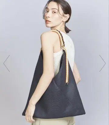 [ LE VERNIS ] 파라코드 메쉬 토트백