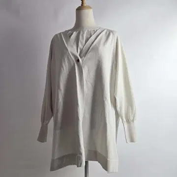 보쉬 앙상블 가디건+블라우스 이소재 절개 38 베이지