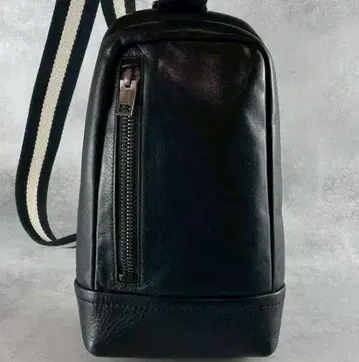 새상품급 BALLY 발리 바디 크로스 엠보 로고 가죽 가죽
