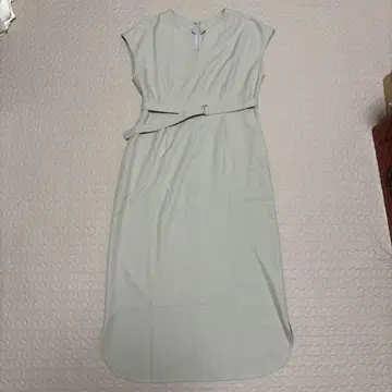 프렌치 슬리브 베이지 원피스