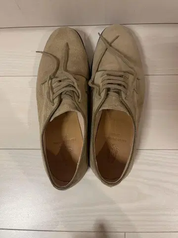 베이지 스웨이드 캐주얼 슈즈