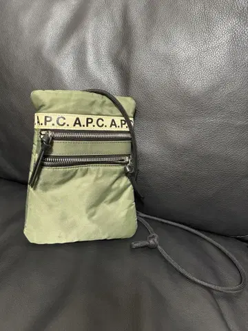 A.P.C. 넥 파우치 NECK POUCH REPEAT