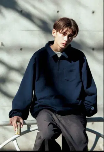 네이비 하프 지퍼 트레이너