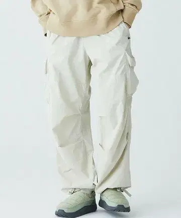 LACOSTE 입체 재단 나일론 와이드 카고 팬츠