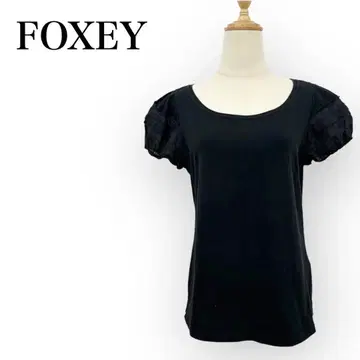 FOXEY 블랙 퍼프 슬리브 상의