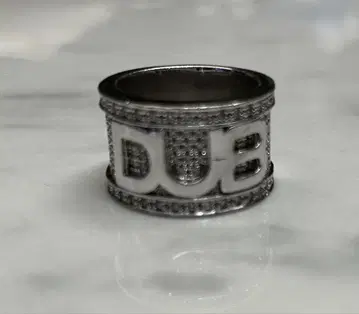DUB 메탈제 와이드 링 비쥬 장식