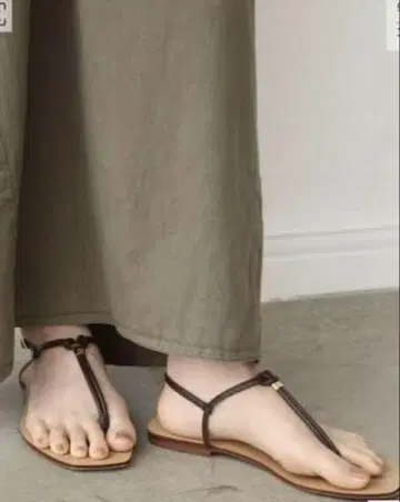 미사용 새상품 MARIA LUCA T STRAP CAPRI 샌들 38