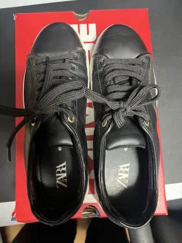 ZARA 블랙 가죽 스니커즈 40