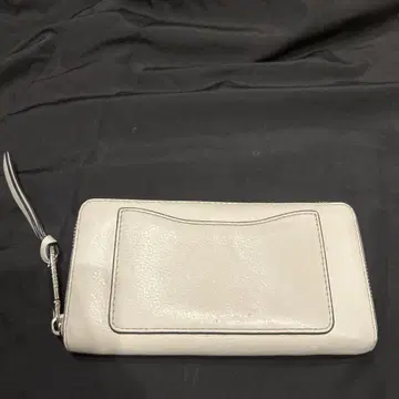 MARC JACOBS 화이트 가죽 장지갑