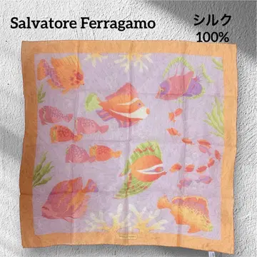 극미품 Salvatore Ferragamo 실크 스카프 물고기 패턴