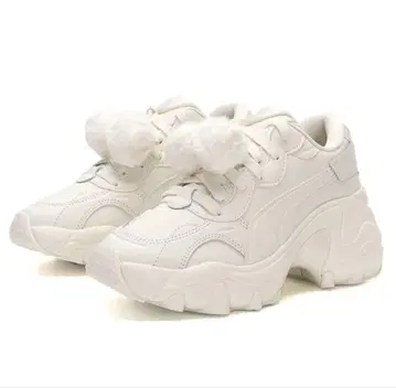 PUMA 화이트 폼폼 스니커즈 통굽